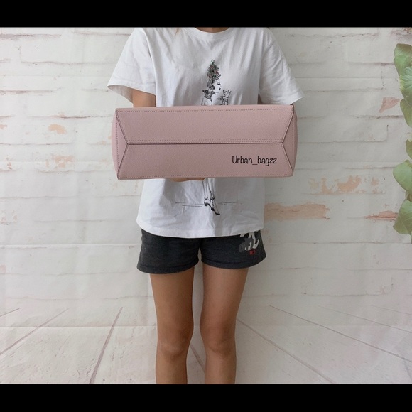 Michael Kors Kimberly Large EW Satchel - Picture 7 of 9